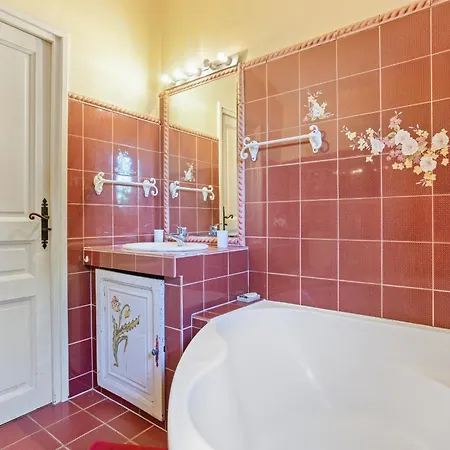 - La Mignonette Villa